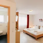 7schwaben - 7 Vollausgestattete Unter Einem Dach Mitten In - Kueche - Bad - Wlan - Waschmaschine - Kostenloses Parken - E-bike-garage Mit Ladestation - Altstadt, Bus, Bahn, E-ladestation Unter 5 Min - Barrierefrei - Rollstuhlgerec