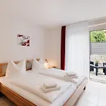 Apartamento 7schwaben - 7 Vollausgestattete Unter Einem Dach Mitten In - Kueche - Bad - Wlan - Waschmaschine - Kostenloses Parken - E-bike-garage Mit Ladestation - Altstadt, Bus, Bahn, E-ladestation Unter 5 Min - Barrierefrei - Rollstuhlgerec *