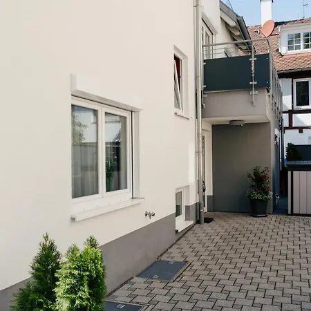アパート 7schwaben - 7 Vollausgestattete Unter Einem Dach Mitten In - Kueche - Bad - Wlan - Waschmaschine - Kostenloses Parken - E-bike-garage Mit Ladestation - Altstadt, Bus, Bahn, E-ladestation Unter 5 Min - Barrierefrei - Rollstuhlgerec