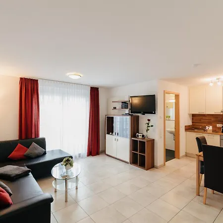 アパート 7schwaben - 7 Vollausgestattete Unter Einem Dach Mitten In - Kueche - Bad - Wlan - Waschmaschine - Kostenloses Parken - E-bike-garage Mit Ladestation - Altstadt, Bus, Bahn, E-ladestation Unter 5 Min - Barrierefrei - Rollstuhlgerec *