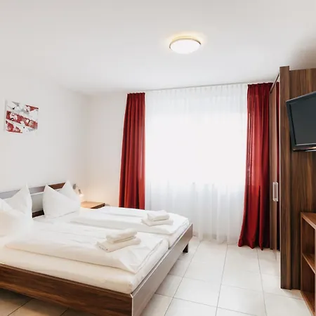 アパート 7schwaben - 7 Vollausgestattete Unter Einem Dach Mitten In - Kueche - Bad - Wlan - Waschmaschine - Kostenloses Parken - E-bike-garage Mit Ladestation - Altstadt, Bus, Bahn, E-ladestation Unter 5 Min - Barrierefrei - Rollstuhlgerec