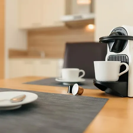 아파트 7schwaben - 7 Vollausgestattete Unter Einem Dach Mitten In - Kueche - Bad - Wlan - Waschmaschine - Kostenloses Parken - E-bike-garage Mit Ladestation - Altstadt, Bus, Bahn, E-ladestation Unter 5 Min - Barrierefrei - Rollstuhlgerec *